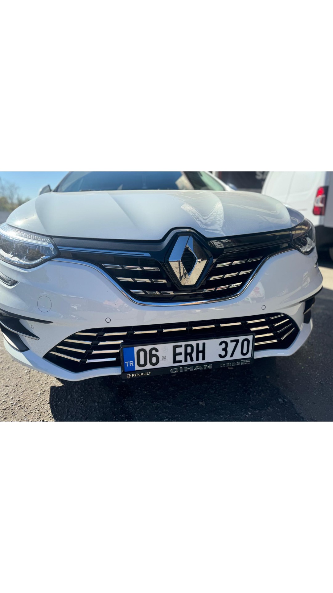 Renault Megane 4 Krom Ön Tampon Çıtası 2020 Üzeri Uyumlu Paslanmaz Çelik