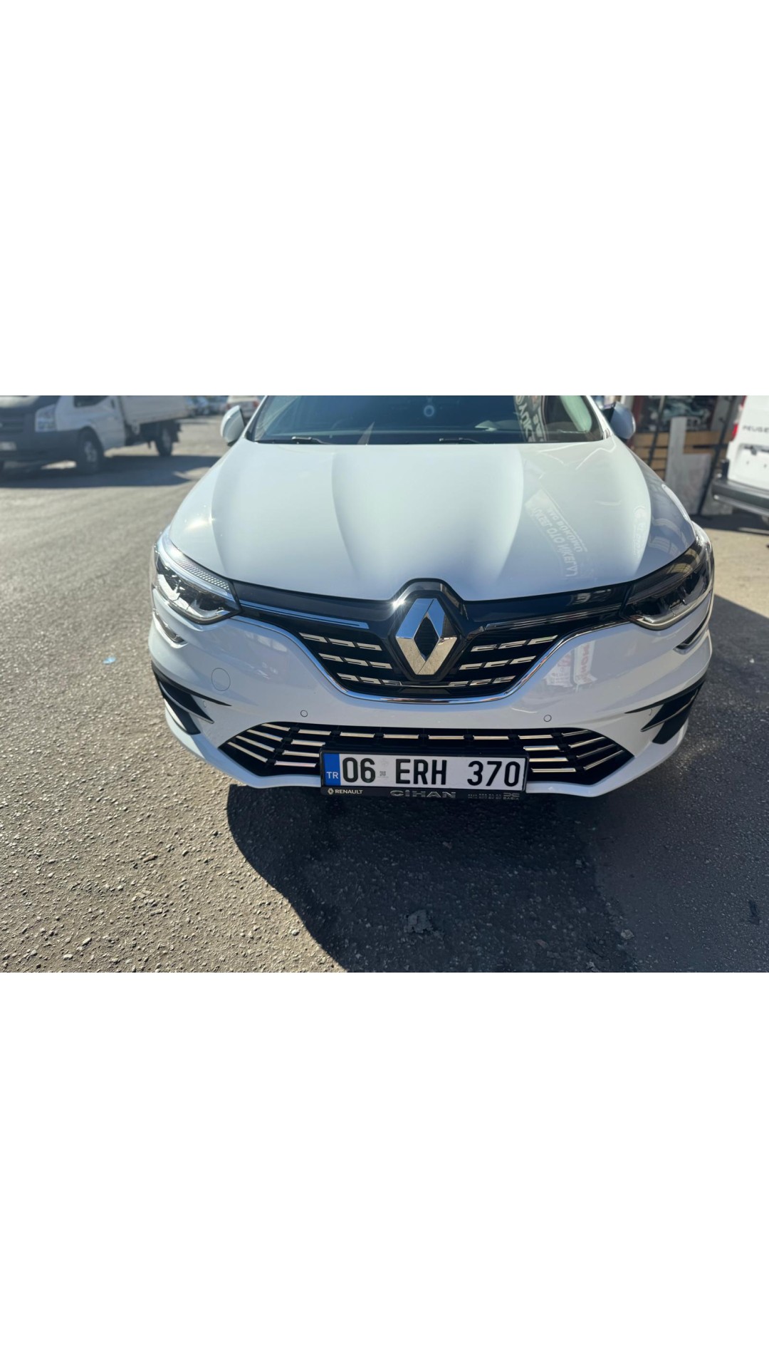 Renault Megane 4 Krom Ön Tampon Çıtası 2020 Üzeri Uyumlu Paslanmaz Çelik